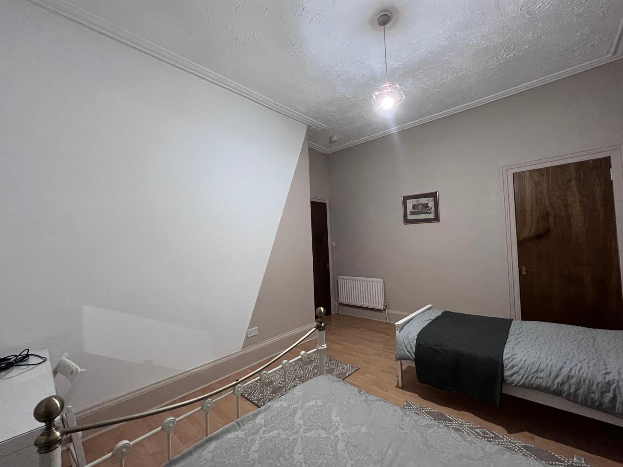 Hébergement de vacances Traditional 5 Bedroom House Free Parking Westend